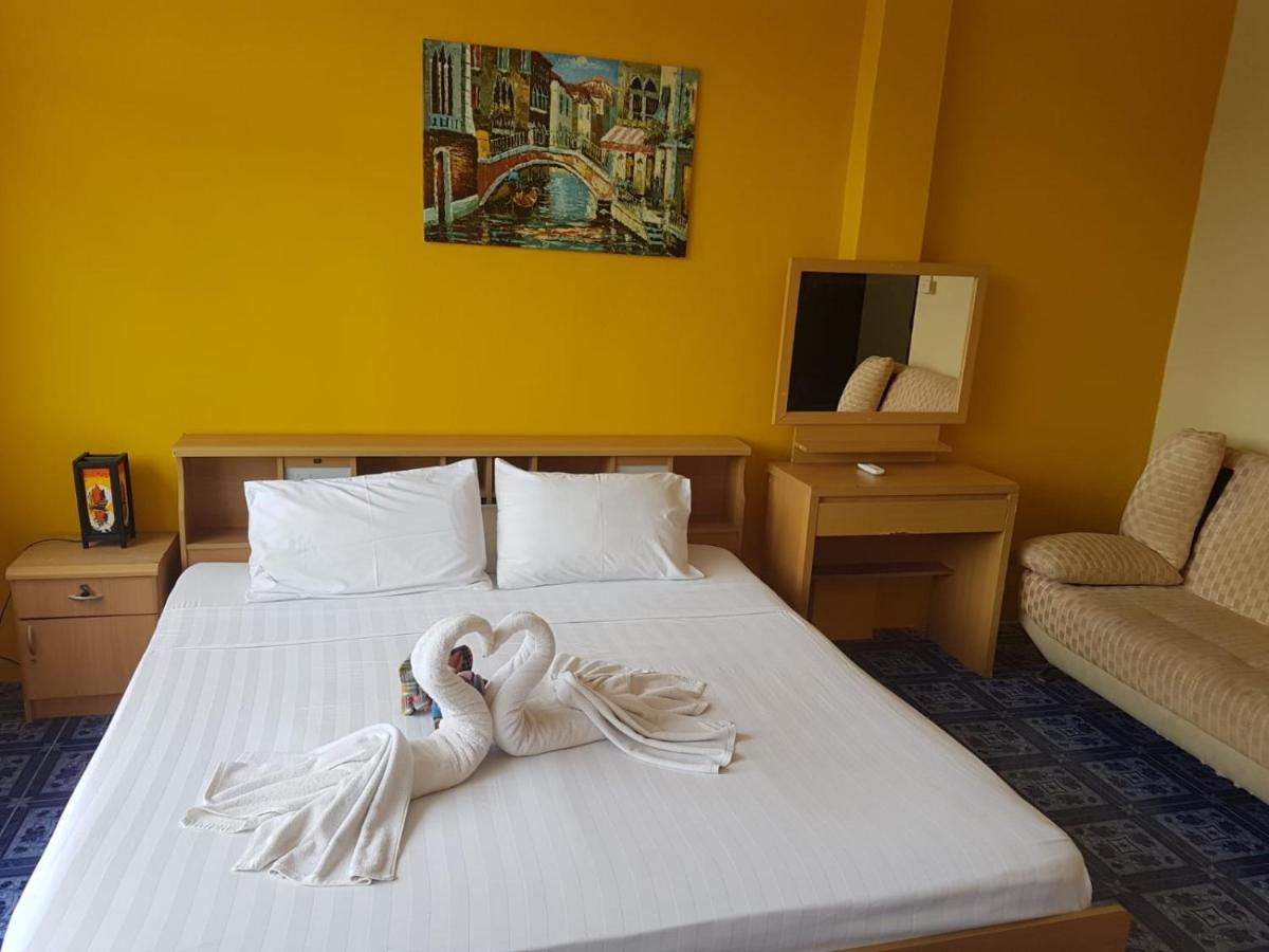 פאטאיה Doubleshot Guesthouse Jomtien מראה חיצוני תמונה